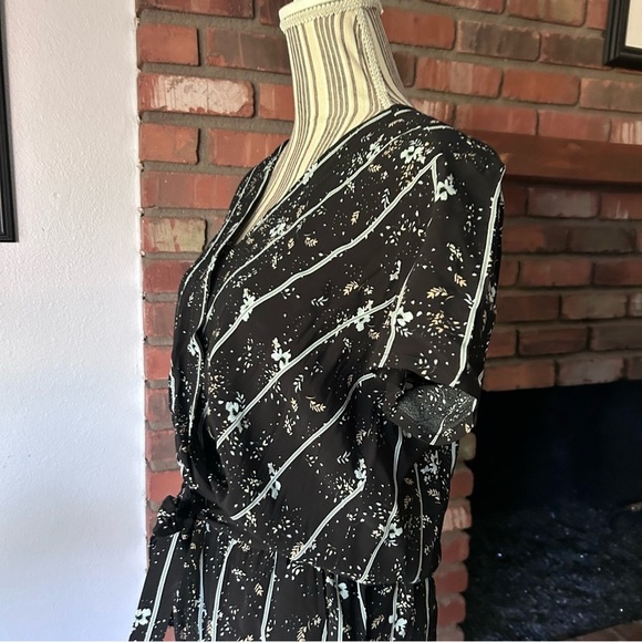 Yaya Women Floral Jumpsuit in Black Sz M - Picture 5 of 9